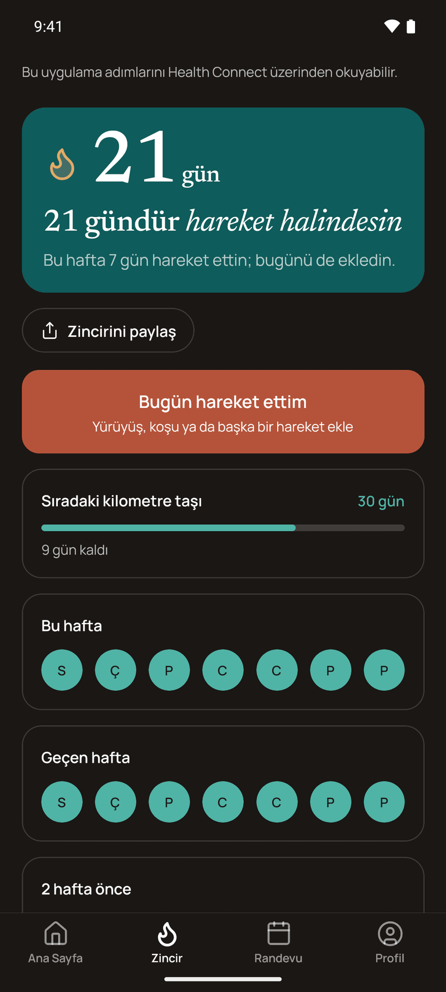 Uygulamadaki hareket zinciri ekranı: süregelen gün sayısı, haftalık halkalar ve sıradaki kilometre taşı.